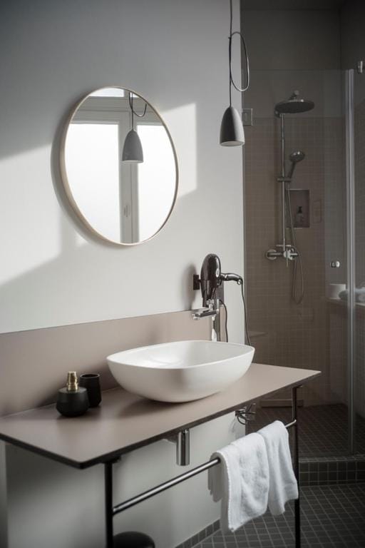 Shower, Bathroom