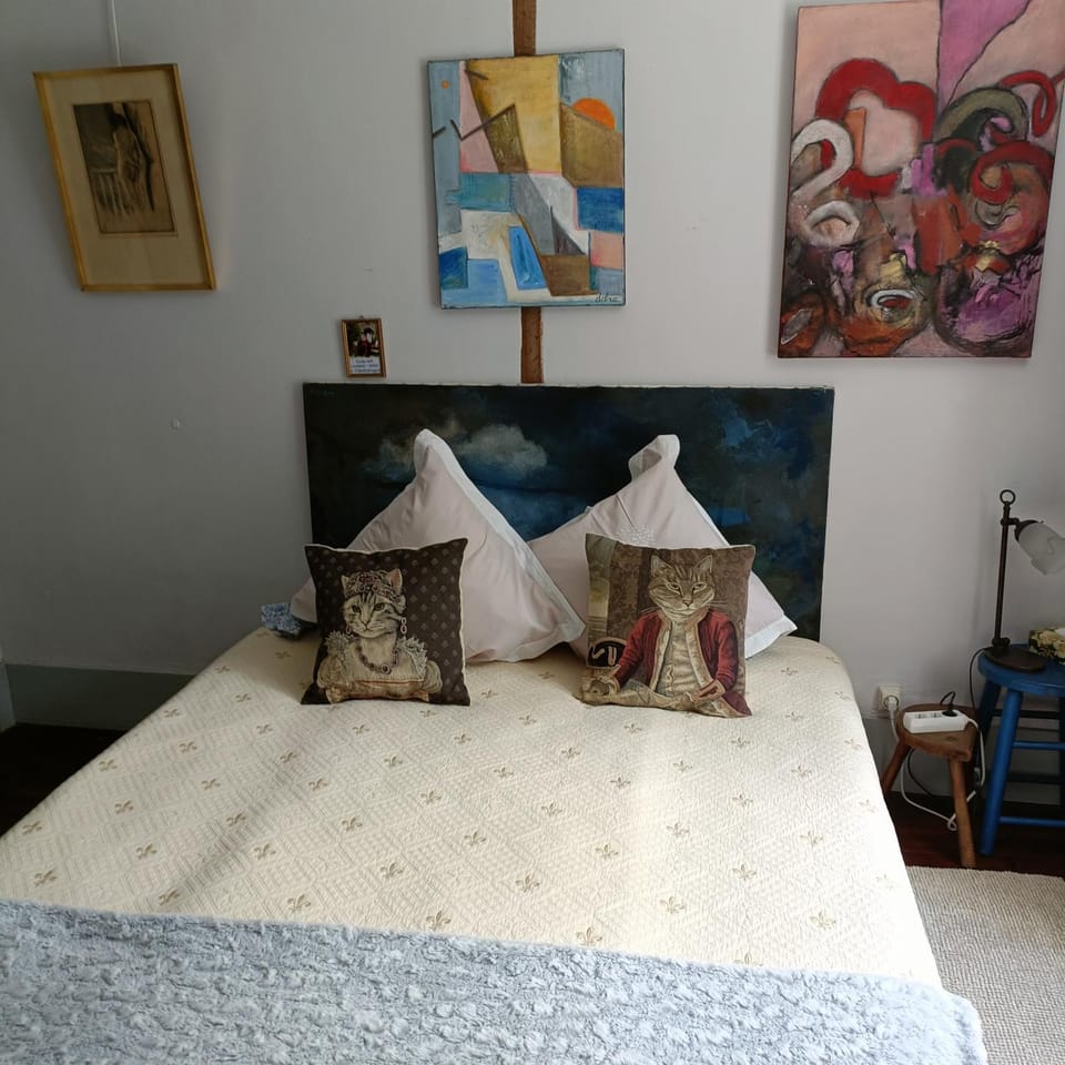 Bed, Photo of the whole room, Decorative detail, Bedroom