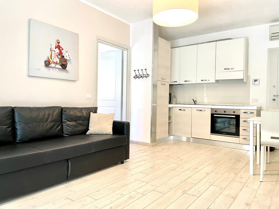 Kitchen or kitchenette, Living room, Seating area