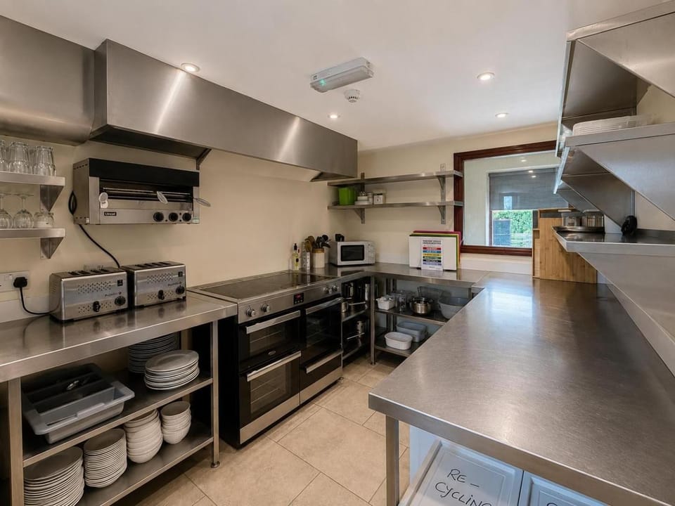 Property building, Kitchen or kitchenette, dishwasher, oven, pet friendly, stove, toaster