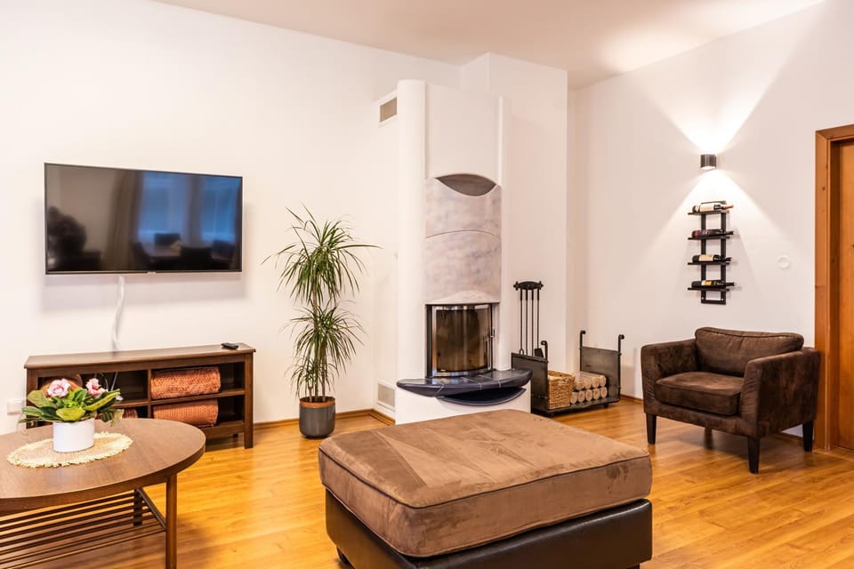 TV and multimedia, Living room, fireplace