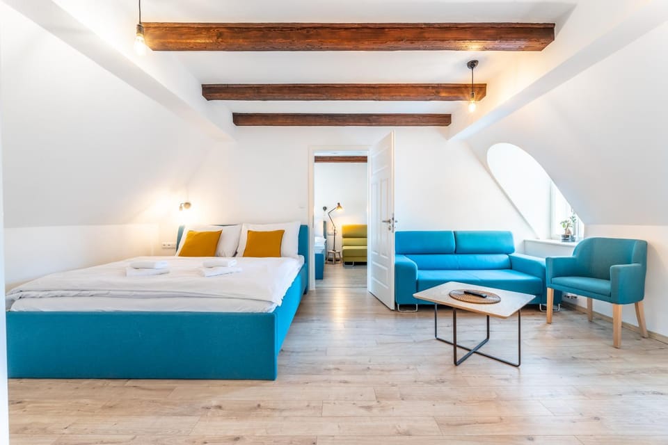 Seating area, Bedroom