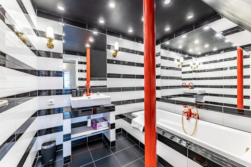 Bathroom, Bath, towels