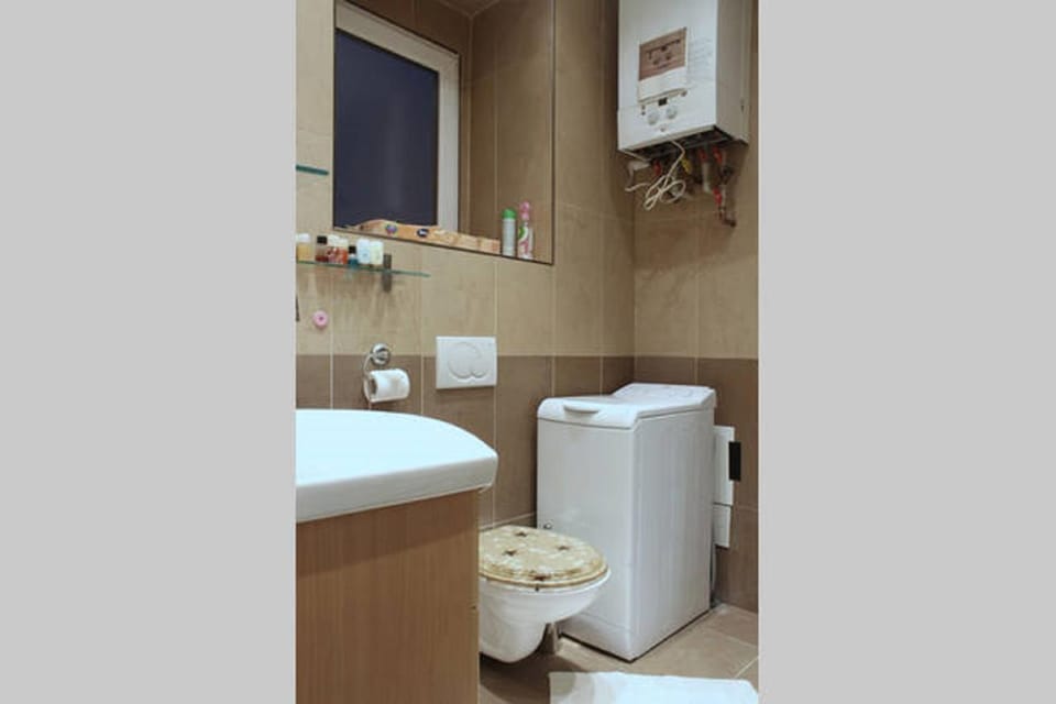 Toilet, Bathroom