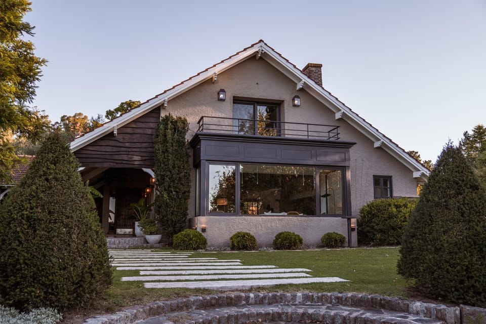 Property building, Facade/entrance, Bird's eye view, Garden, Garden view
