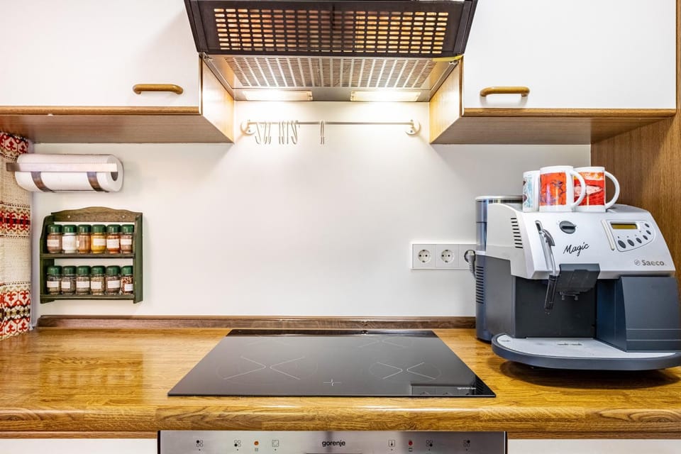 Kitchen or kitchenette, Living room