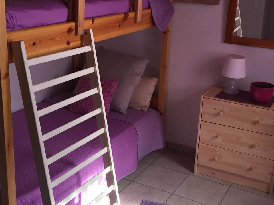 bunk bed