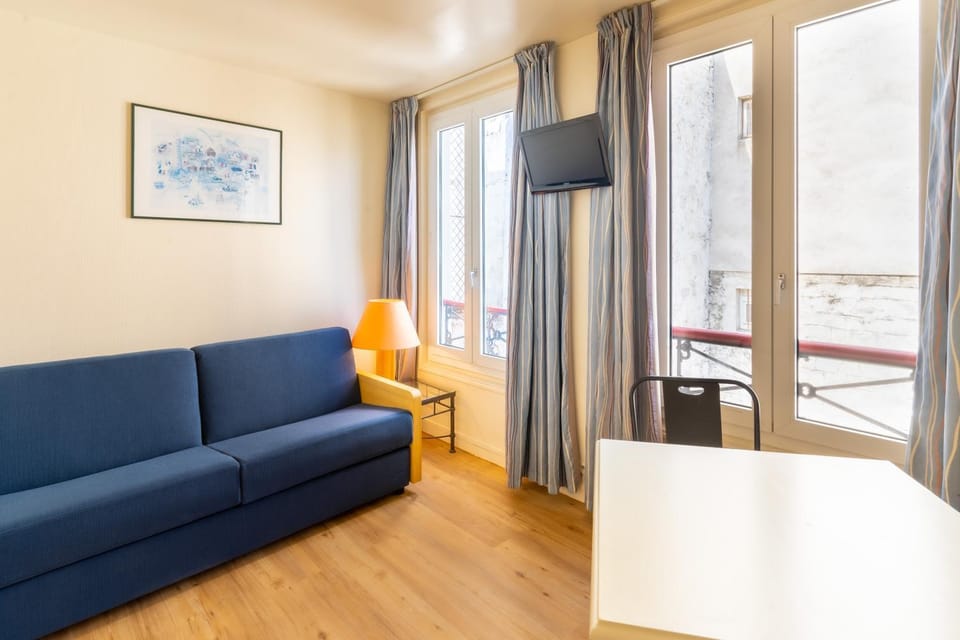Living room, Dining area, Bedroom