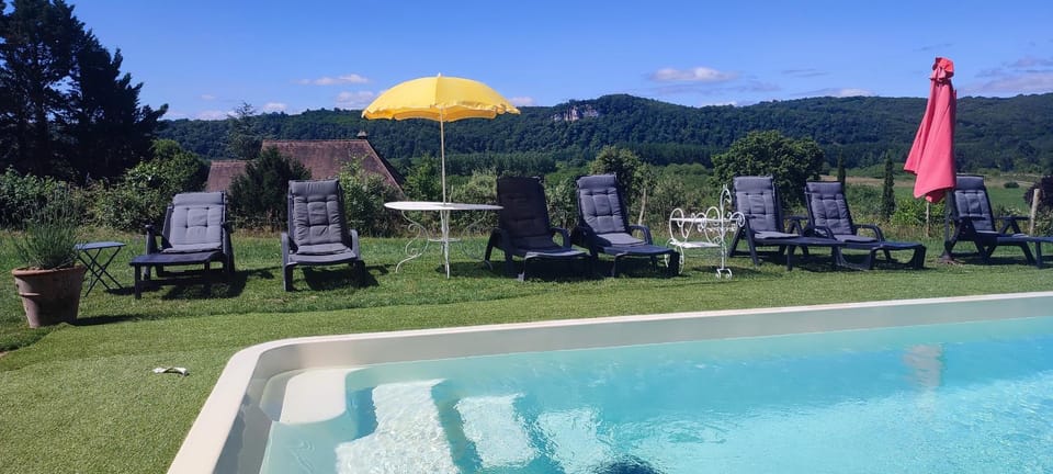 Propriété avec piscine de 2 à 9 personnes, Gîte De Saint Donat, House in Occitanie