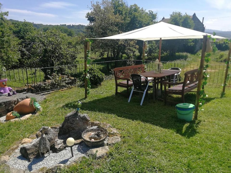 Garden, Balcony/Terrace, Mountain view