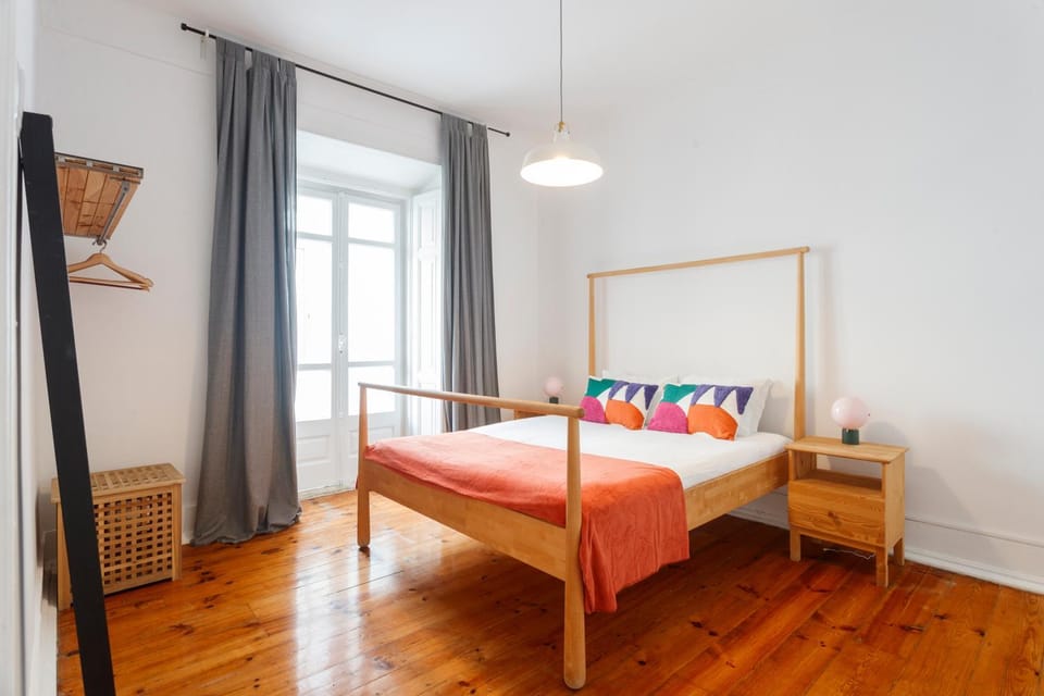 Bed, Photo of the whole room, Bedroom, Family, furniture, heating, internet