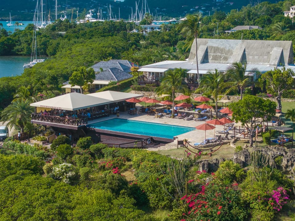 Property building, Restaurant/places to eat, Swimming pool