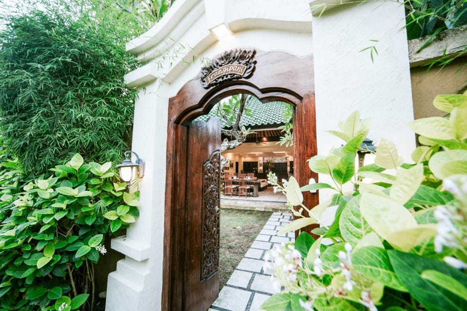 Facade/entrance