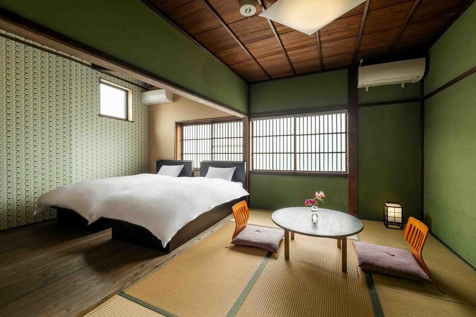Bed, Photo of the whole room, Bedroom, air conditioner