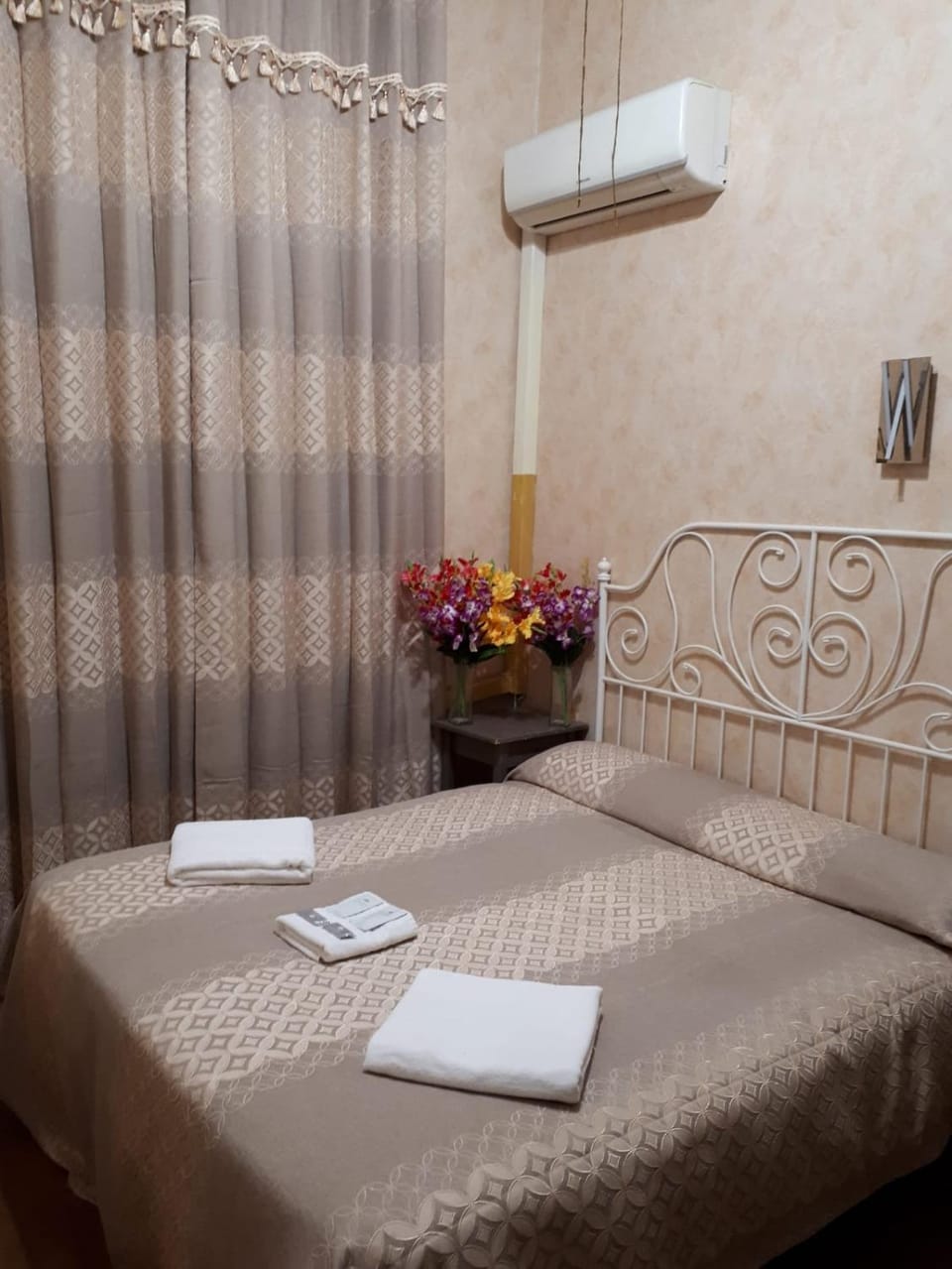 Botel Inn Bed and Breakfast in Rome