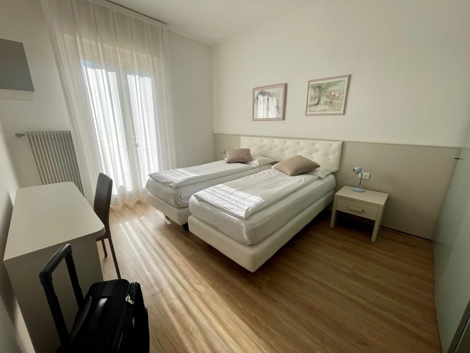 Bed, Balcony/Terrace, Bedroom