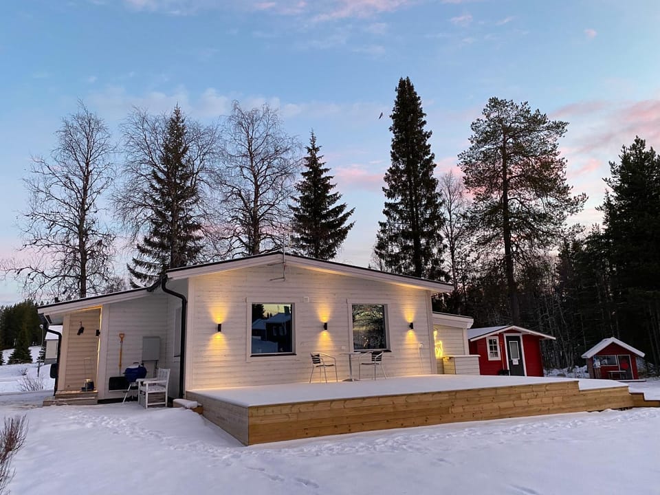 Modern Lapland Cottage with Outdoor Sauna & BBQ Hut House in Norrbotten County, Sweden