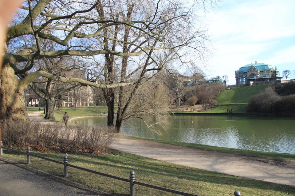 Nearby landmark, Neighbourhood