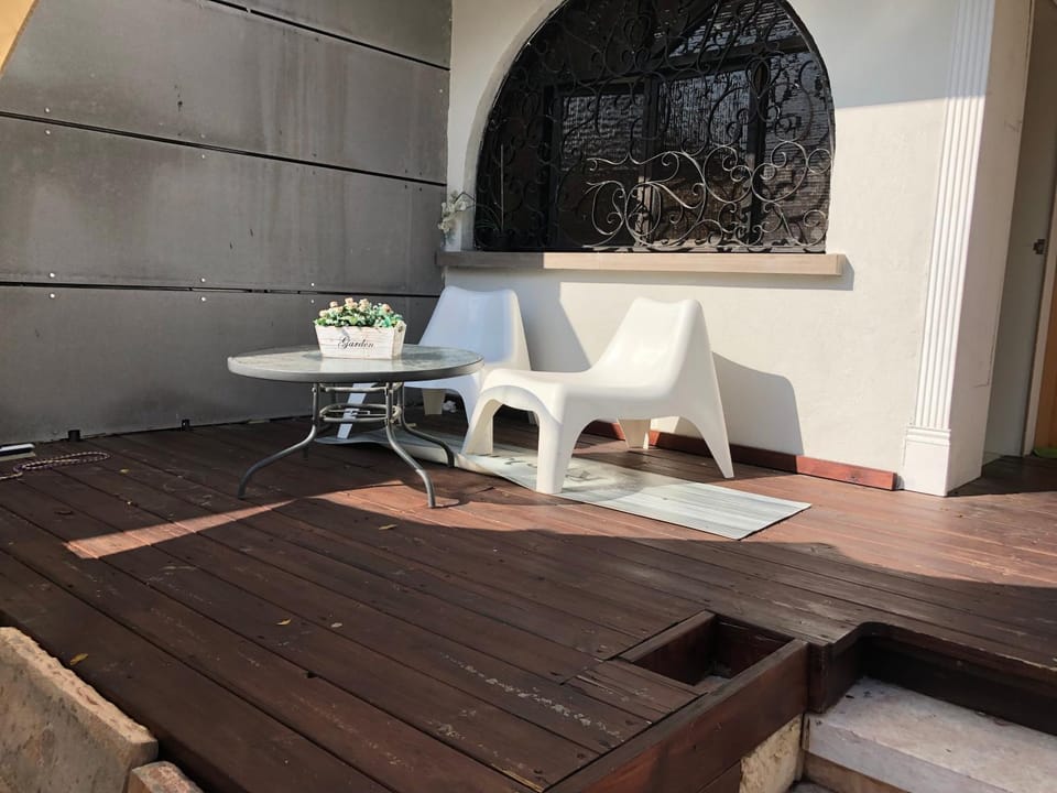 Quiet Garden House in Center District