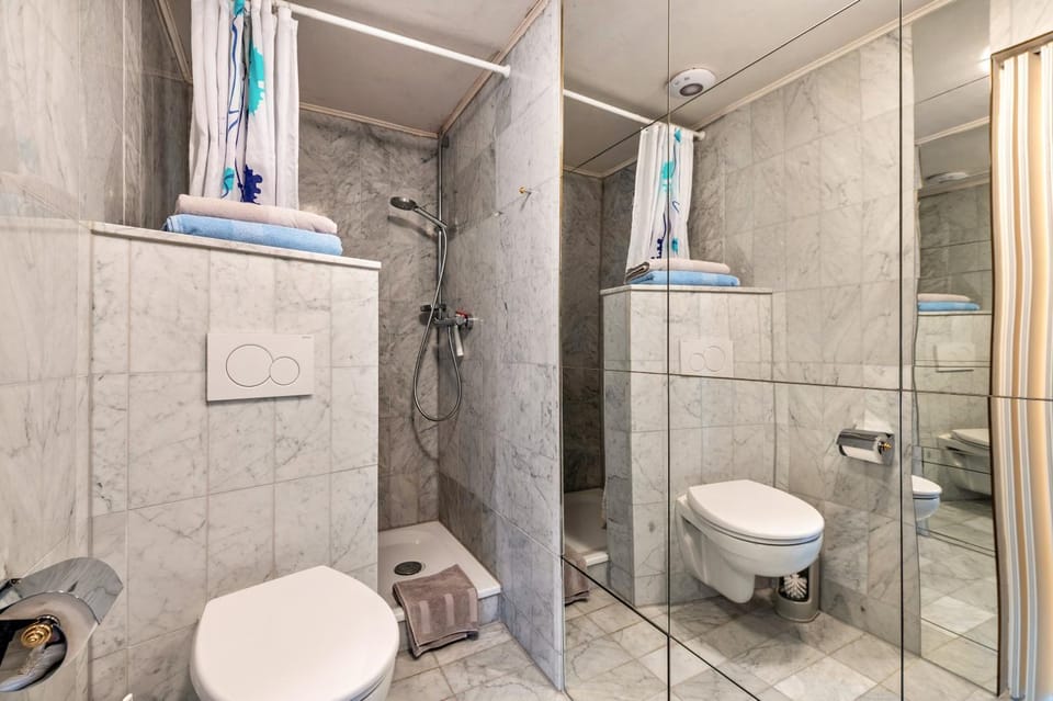 Bathroom, Living room