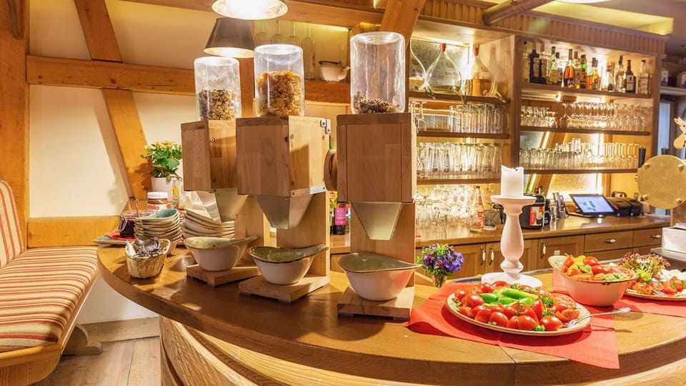 Breakfast, Continental breakfast