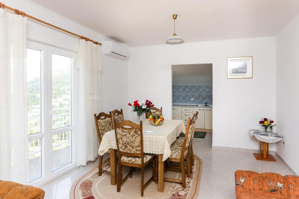 Apartment Nada Apartment in Cavtat