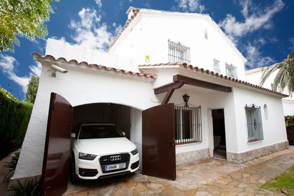Property building, Parking