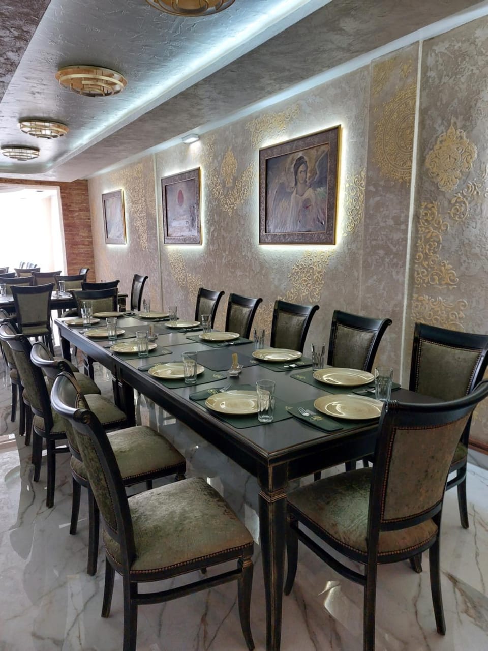Restaurant/places to eat, Restaurant/places to eat, Banquet/Function facilities