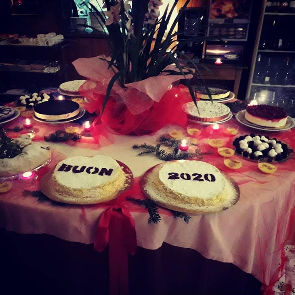 Food and drinks, Food
