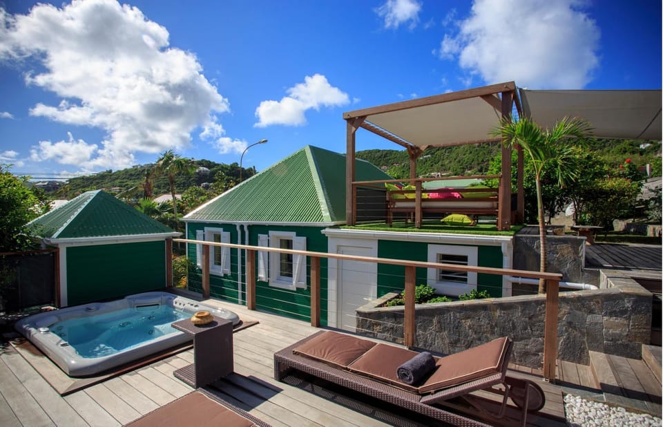 Garden, Hot Tub