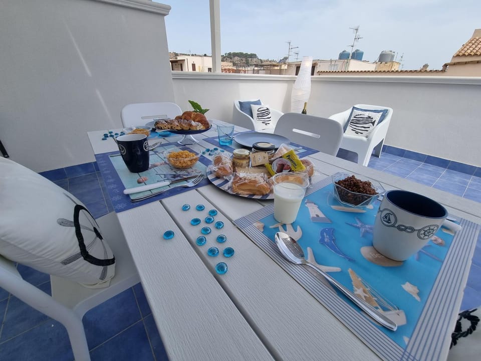 View (from property/room), Food and drinks, Dining area, Breakfast, Continental breakfast, Dinner
