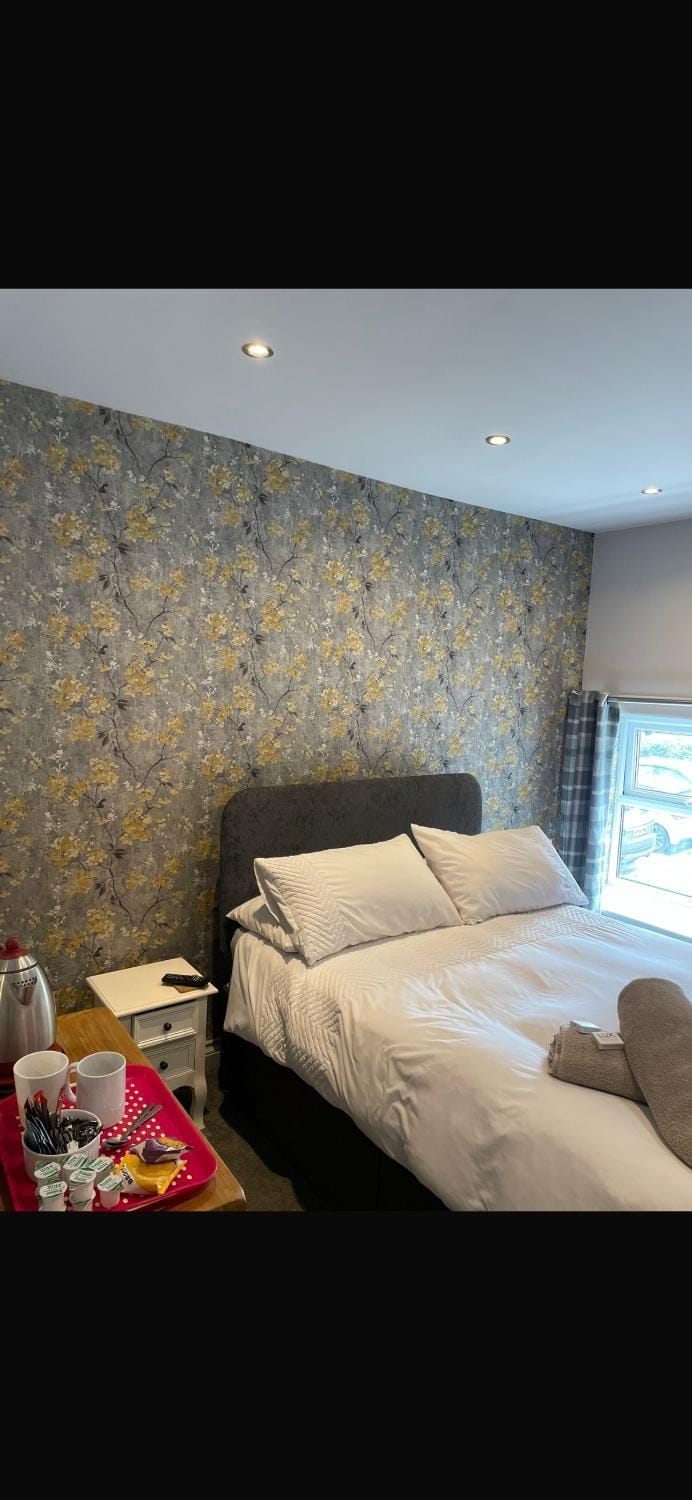 Airport Tavern Accommodation Inn in Wales