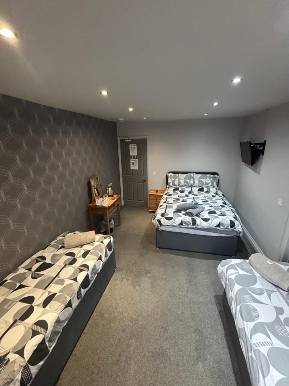 Airport Tavern Accommodation Inn in Wales