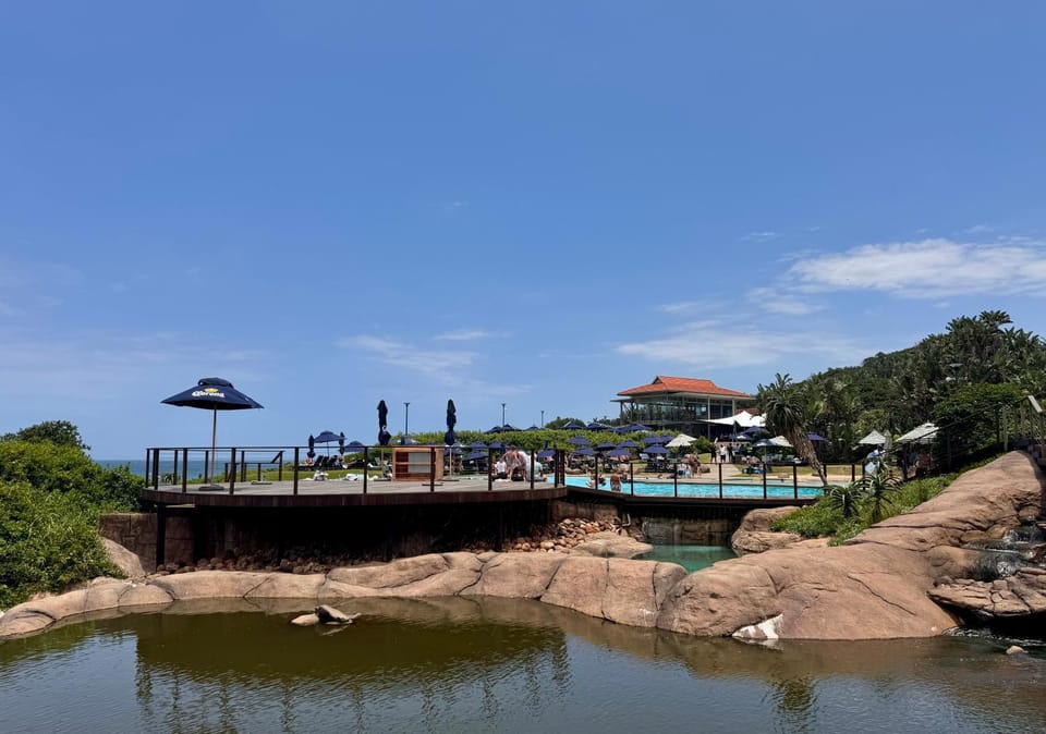 Restaurant/places to eat, Beach, Pool view, Swimming pool