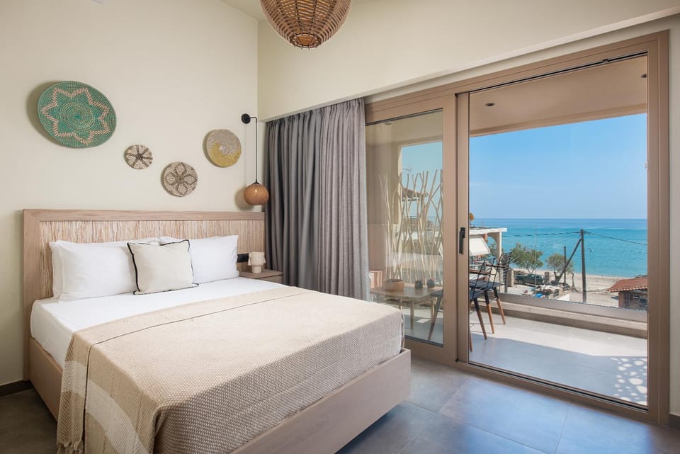 Bed, Balcony/Terrace, Sea view
