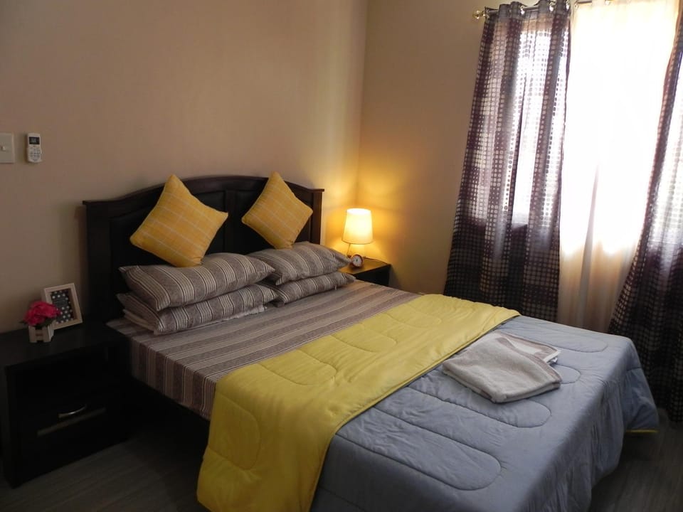 Bedroom, bunk bed