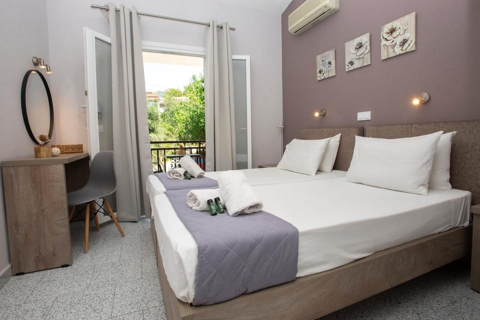 Bed, Bedroom, air conditioner