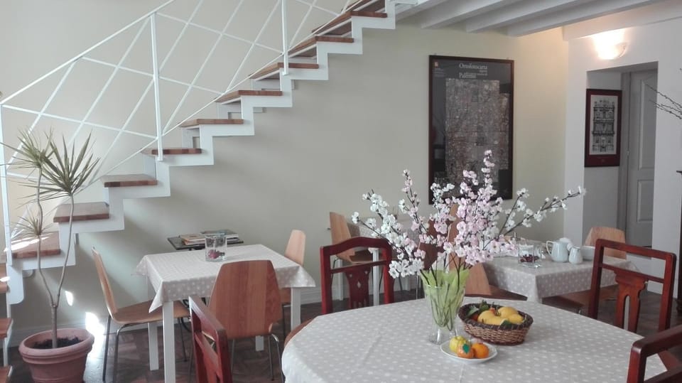Activities, Seating area, Area and facilities, Internal: Not applicable to any particular room