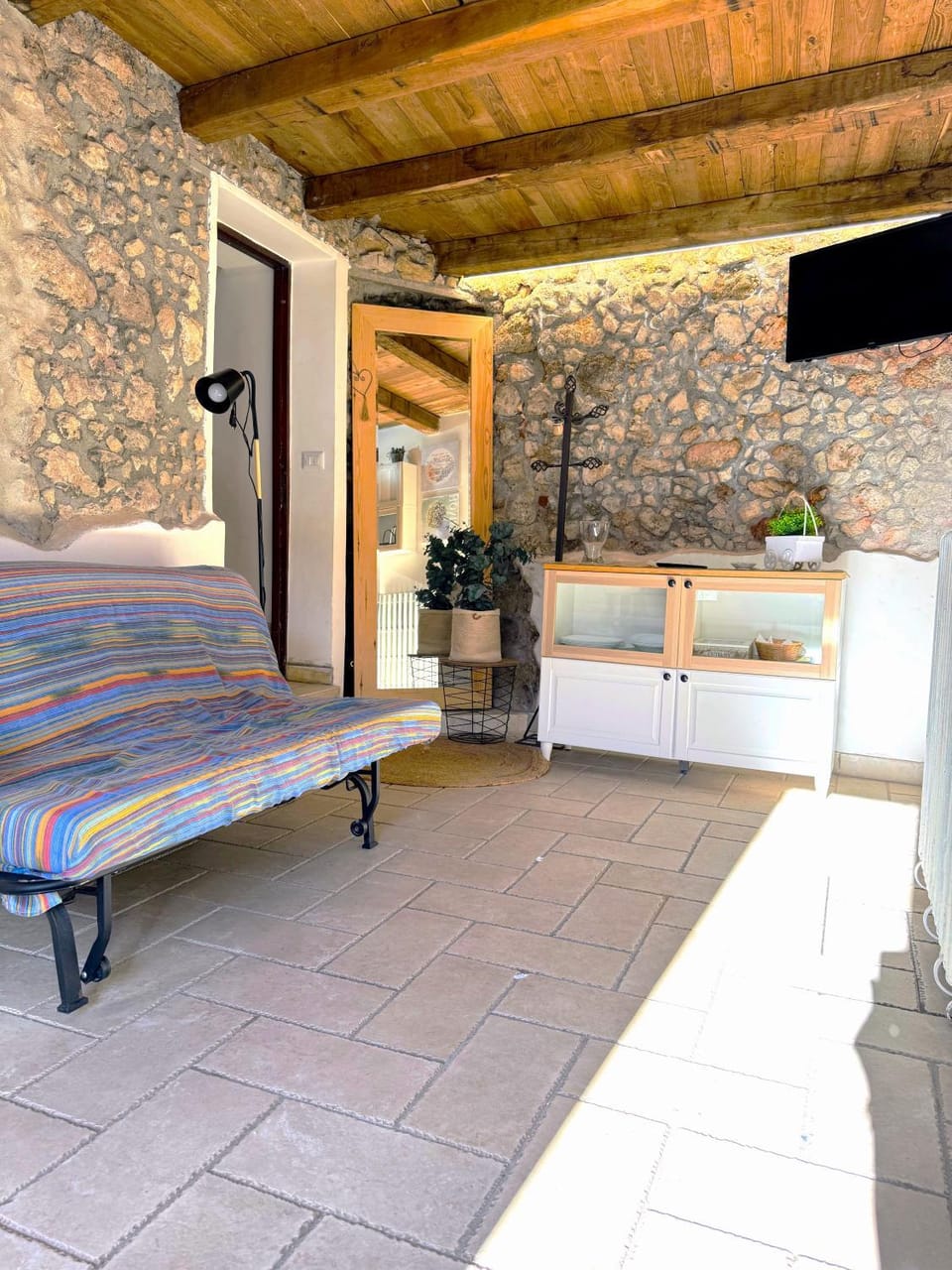 Communal lounge/ TV room, TV and multimedia, Living room, Seating area