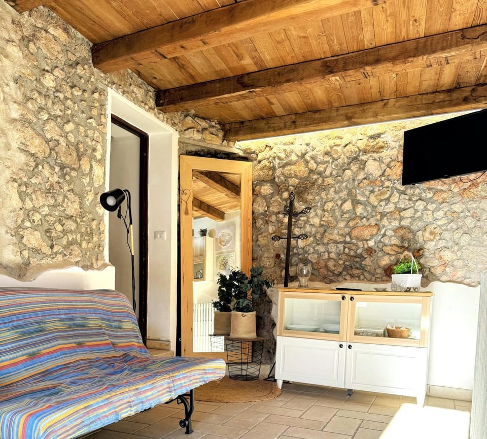 Communal lounge/ TV room, TV and multimedia, Living room, Seating area