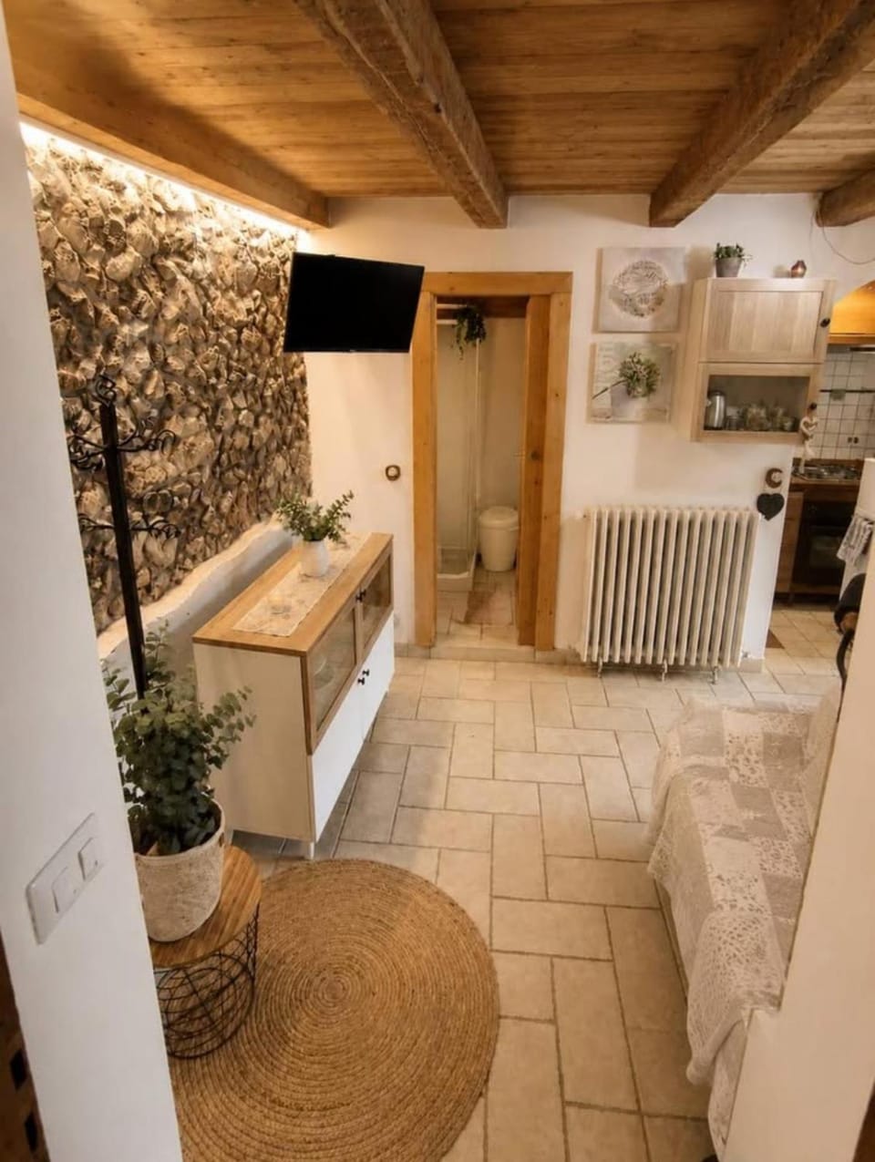 Grottino Apartment Parco Velino Sirente Apartment in Abruzzo