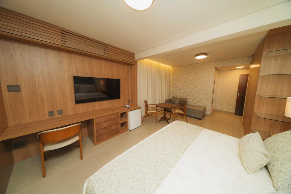 Communal lounge/ TV room, Bed, TV and multimedia, Living room, Photo of the whole room, Bedroom