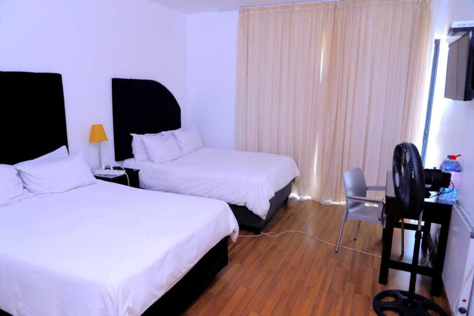 Property building, Bed, TV and multimedia, Bedroom