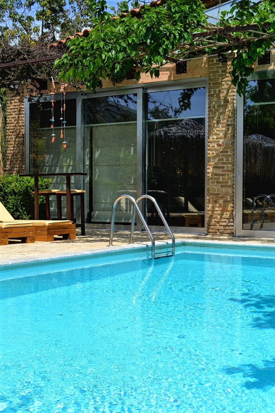 Property building, Swimming pool, Swimming pool