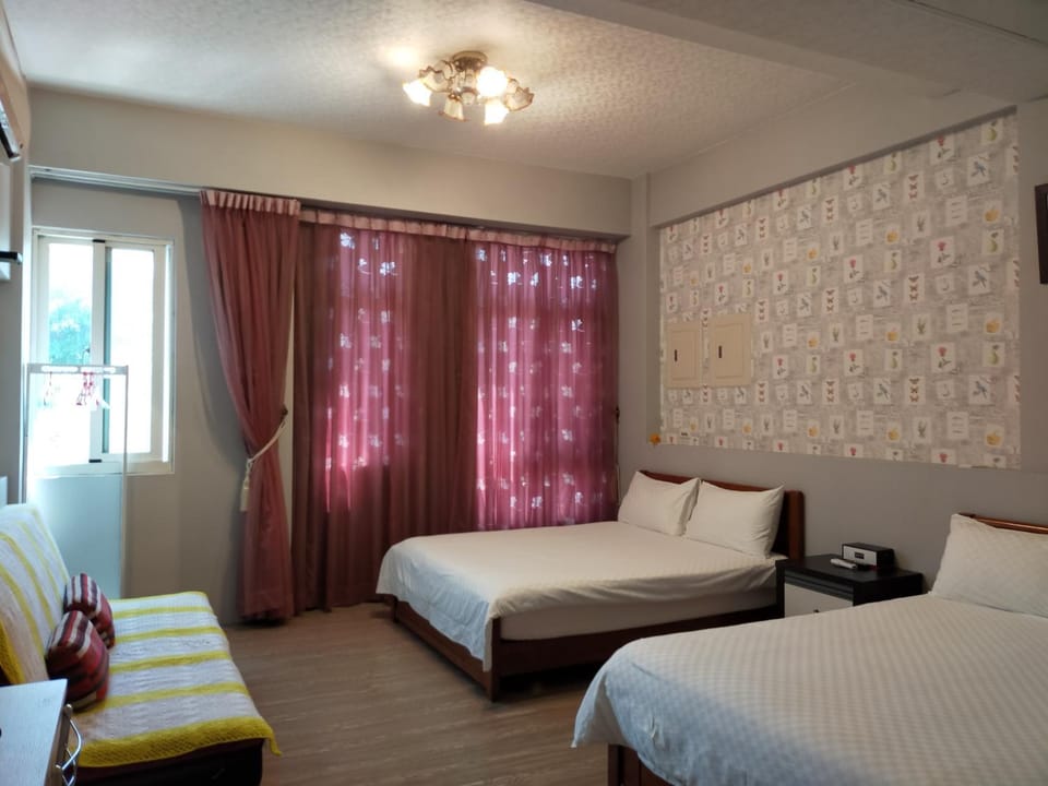 Grapefruit Heping Guesthouse Bed and Breakfast in Taiwan, Province of China