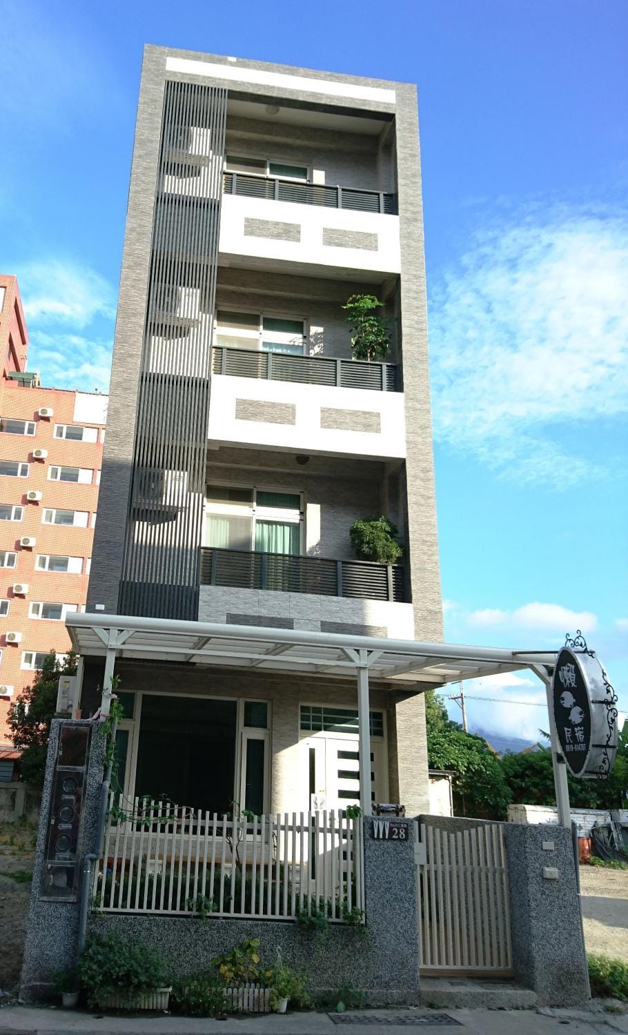 Facade/entrance, Bird's eye view