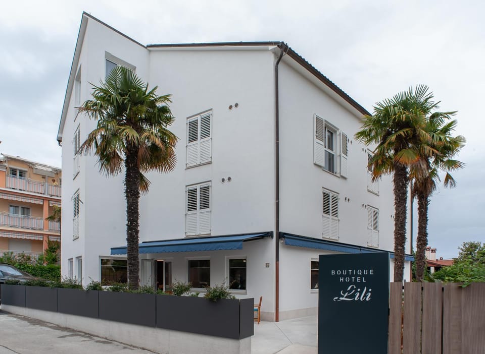 Property building, Facade/entrance