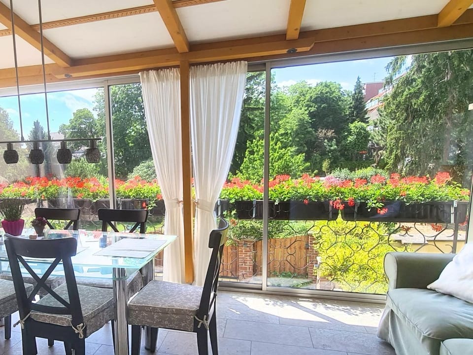 Balcony/Terrace, Dining area, Garden view