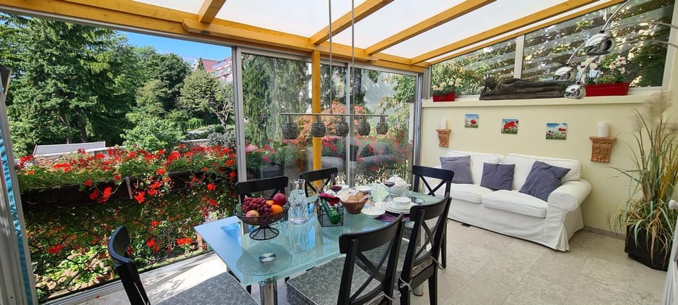 View (from property/room), Balcony/Terrace, Dining area