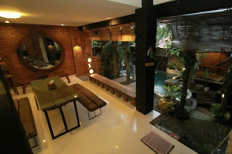 Property building, Swimming pool